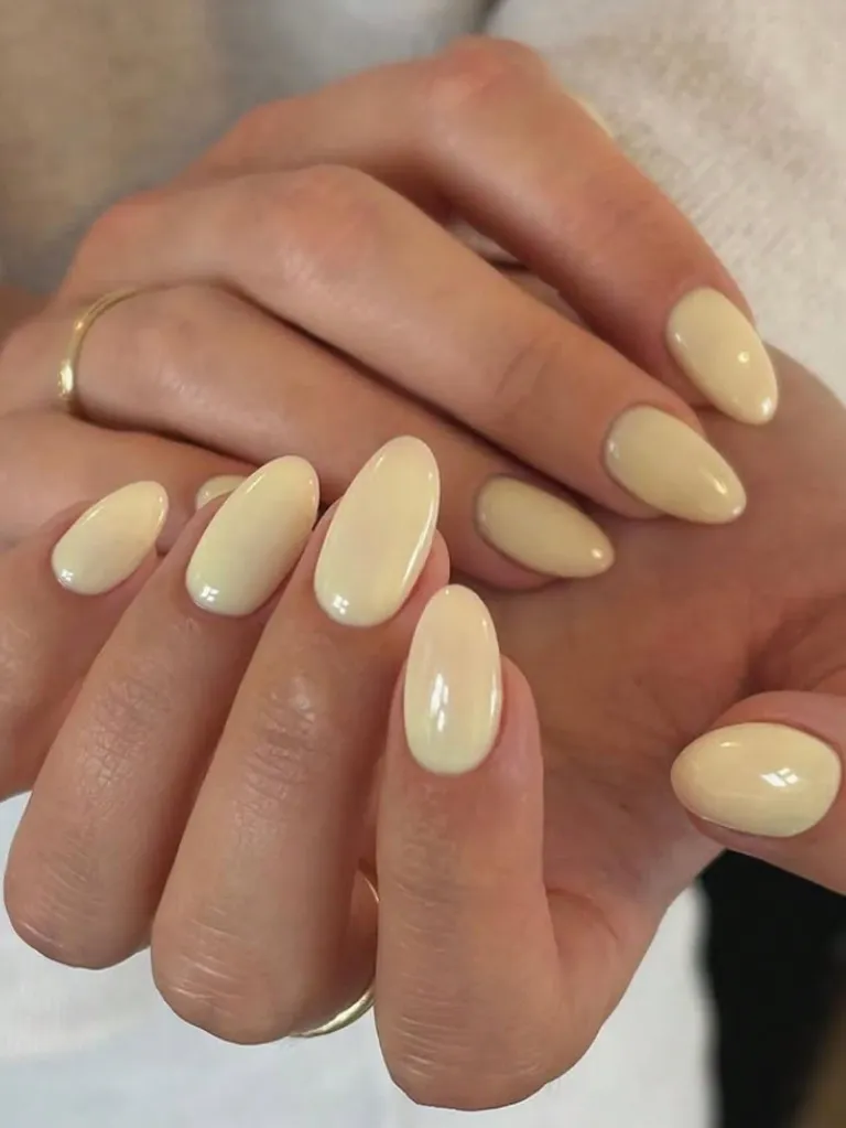 Oval Soft Yellow