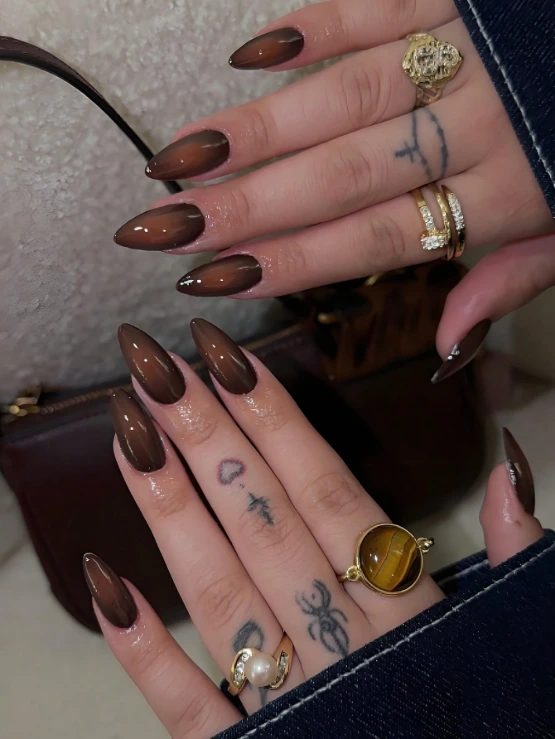 24pcs Medium Almond Shaped Ombre Brown Nails