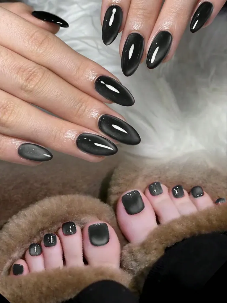 48pcs (2 Styles Mixed) Y2K Aesthetic Black Crystal Cat Eye Nails